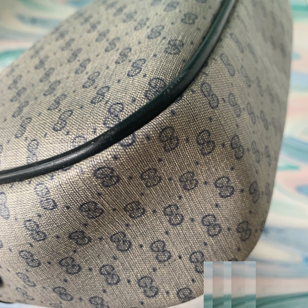 NO LOW BALLERS*Vintage Gucci Beige Monogram Crossbody Bag with Black/ Blue Trim - Picture 5 of 16